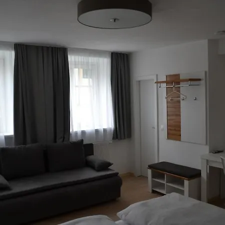 Hotel - Platia Guntzbourg
