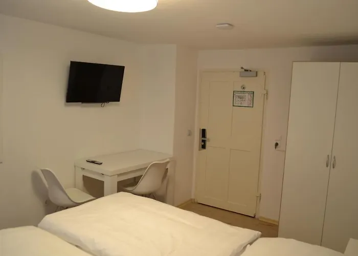 Otel Platia - *
