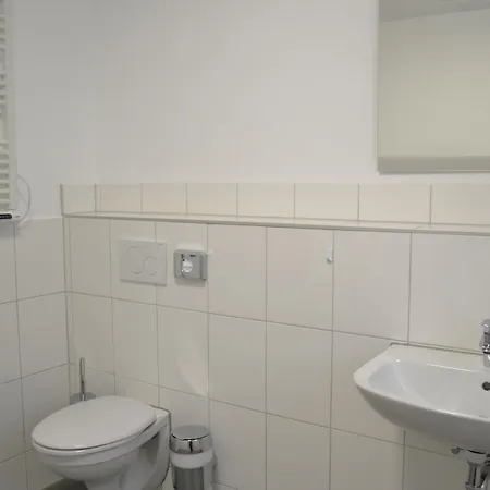 - Platia Hotell