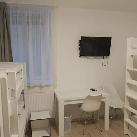 - Platia Hotell